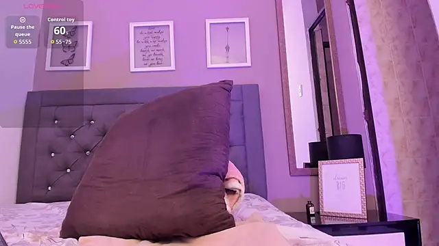 Snapshot of AlissonnFoxx chatting on 12-03-25, 08:29 AlissonnFoxx online show from 12-03-25, 08:29