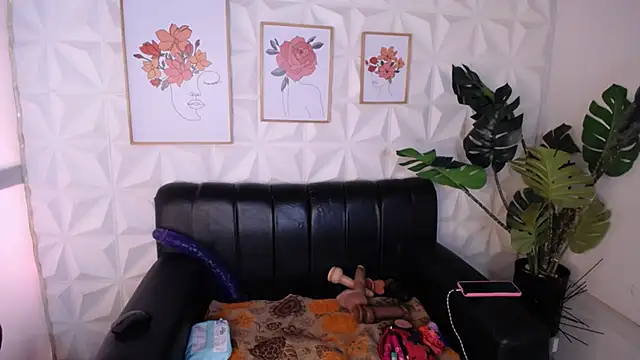 Valentinaa mature online show from 03-07-26, 07:33