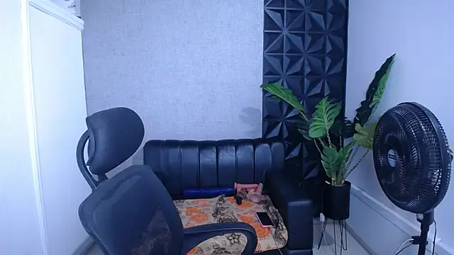 Valentinaa mature online show from 03-25-26, 10:16