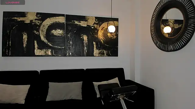 LizzHamilton   online show from 03-08-26, 03:16