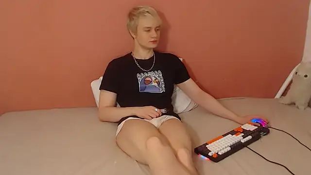 Oliver sweet  online show from 03-28-26, 12:43