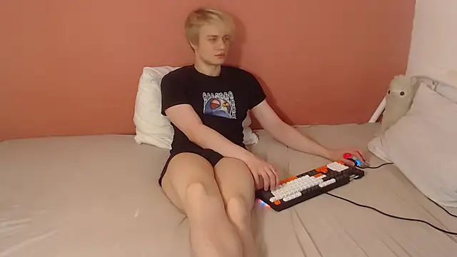 Oliver sweet  online show from 04-23-26, 01:07