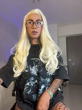 Miss sagitario online show from 04-23-26, 12:15