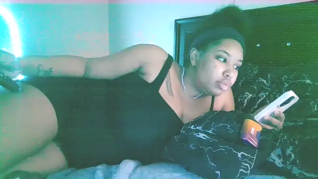 Snapshot of creamdreammmm chatting on 11-25-25, 11:49 creamdreammmm online show from 11-25-25, 11:49