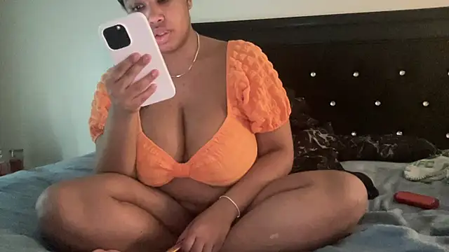 Snapshot of creamdreammmm chatting on 11-26-25, 09:38 creamdreammmm online show from 11-26-25, 09:38