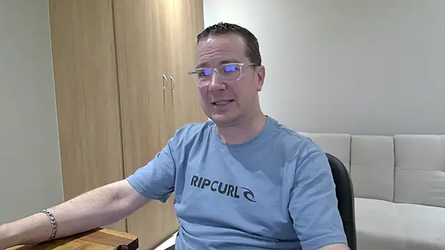 BrettJ81 online show from 10-27-25, 05:28