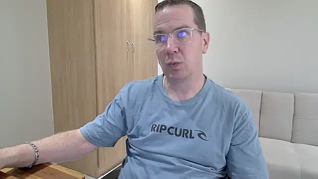 BrettJ81 online show from 04-28-26, 02:55