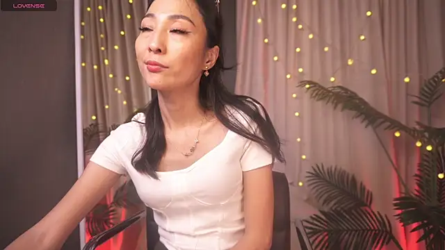 Snapshot of 1reisatumi_ chatting on 12-21-25, 01:29 1reisatumi online show from 12-21-25, 01:29