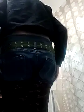 Snapshot of JOHANNA9MOI02 chatting on 02-28-25, 04:42 JOHANNA9MOI02 online show from 02-28-25, 04:42