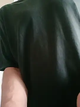 Snapshot of JOHANNA9MOI02 chatting on 09-20-25, 04:19 JOHANNA9MOI02 online show from 09-20-25, 04:19