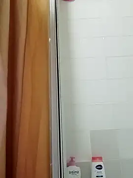 Snapshot of JOHANNA9MOI02 chatting on 10-06-25, 01:47 JOHANNA9MOI02 online show from 10-06-25, 01:47