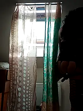 Snapshot of JOHANNA9MOI02 chatting on 11-10-25, 11:53 JOHANNA9MOI02 online show from 11-10-25, 11:53