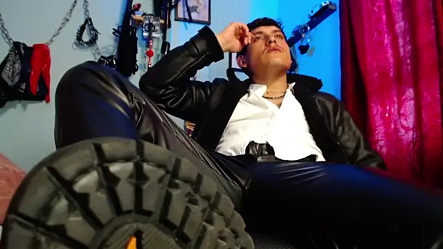 dom2travelersss online show from 04-20-26, 08:43