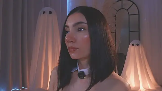 Snapshot of AmyArmstrong chatting on 10-28-25, 07:49 AmyArmstrong online show from 10-28-25, 07:49