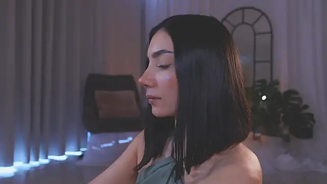 Snapshot of AmyArmstrong chatting on 11-10-25, 08:41 AmyArmstrong online show from 11-10-25, 08:41