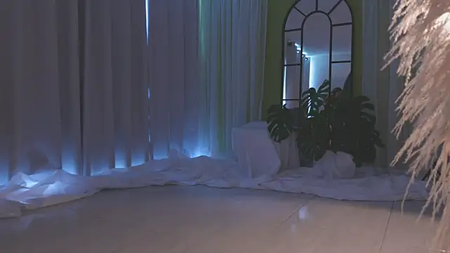 Snapshot of AmyArmstrong chatting on 12-04-25, 08:50 AmyArmstrong online show from 12-04-25, 08:50