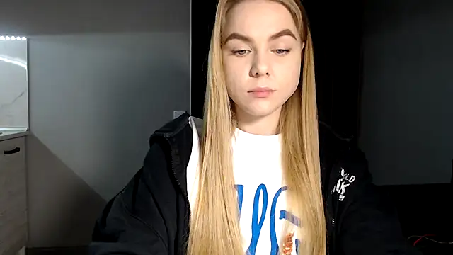 Snapshot of Sunbeam_ chatting on 02-04-25, 07:33 Sunbeam online show from 02-04-25, 07:33