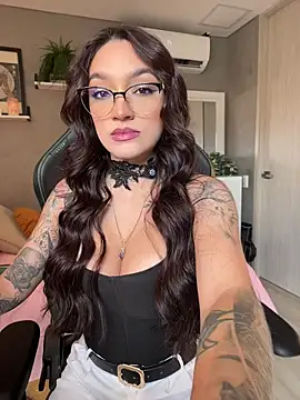 DaniDusan  online show from 04-27-26, 07:01