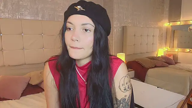 Snapshot of Baby_Venuss chatting on 03-13-25, 03:33 Baby Venuss online show from 03-13-25, 03:33