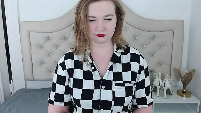 LaraDream online show from 01-30-25, 09:36