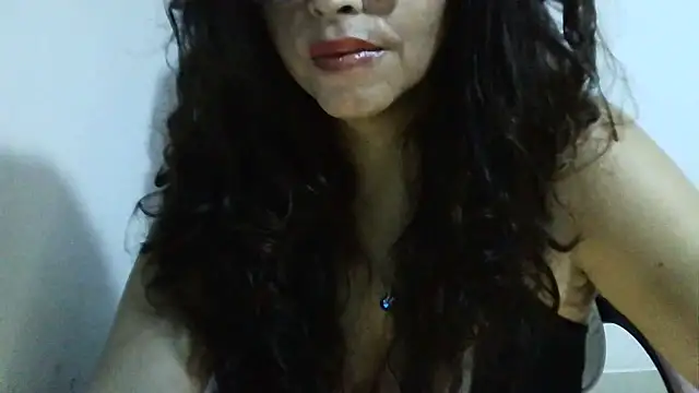 Snapshot of oso34hot chatting on 10-07-25, 12:24 oso34hot online show from 10-07-25, 12:24