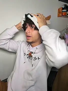 bigryann23 online show from 11-04-25, 12:21